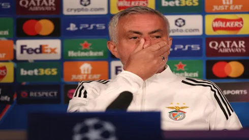 José Mourinho em coletiva de imprensa do Benfica – Stu Forster/Getty Images