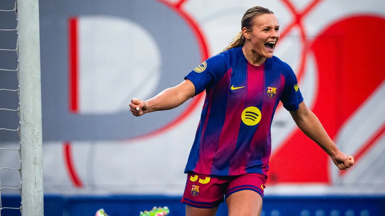 Martine Fenger comemora um dos gols da vitória do Barcelona - Foto: Redes Sociais/Barcelona