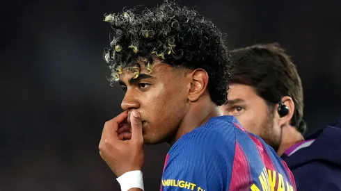 Lamine Yamal se lesiona em partida do Barcelona. (Photo by Alex Caparros/Getty Images)