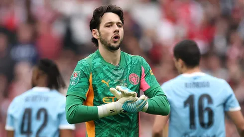Liverpool lidera a corrida pela contratação de James Trafford, do Manchester City, e tem concorrência do Chelsea. (Foto: Julian Finney/Getty Images)