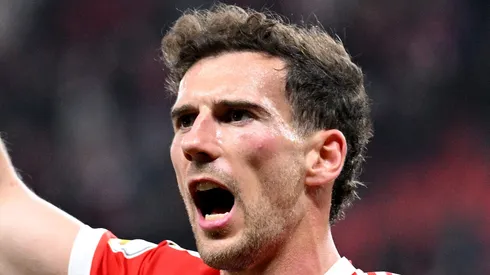 Leon Goretzka está perto do Milan. (Photo by Stuart Franklin/Getty Images)
