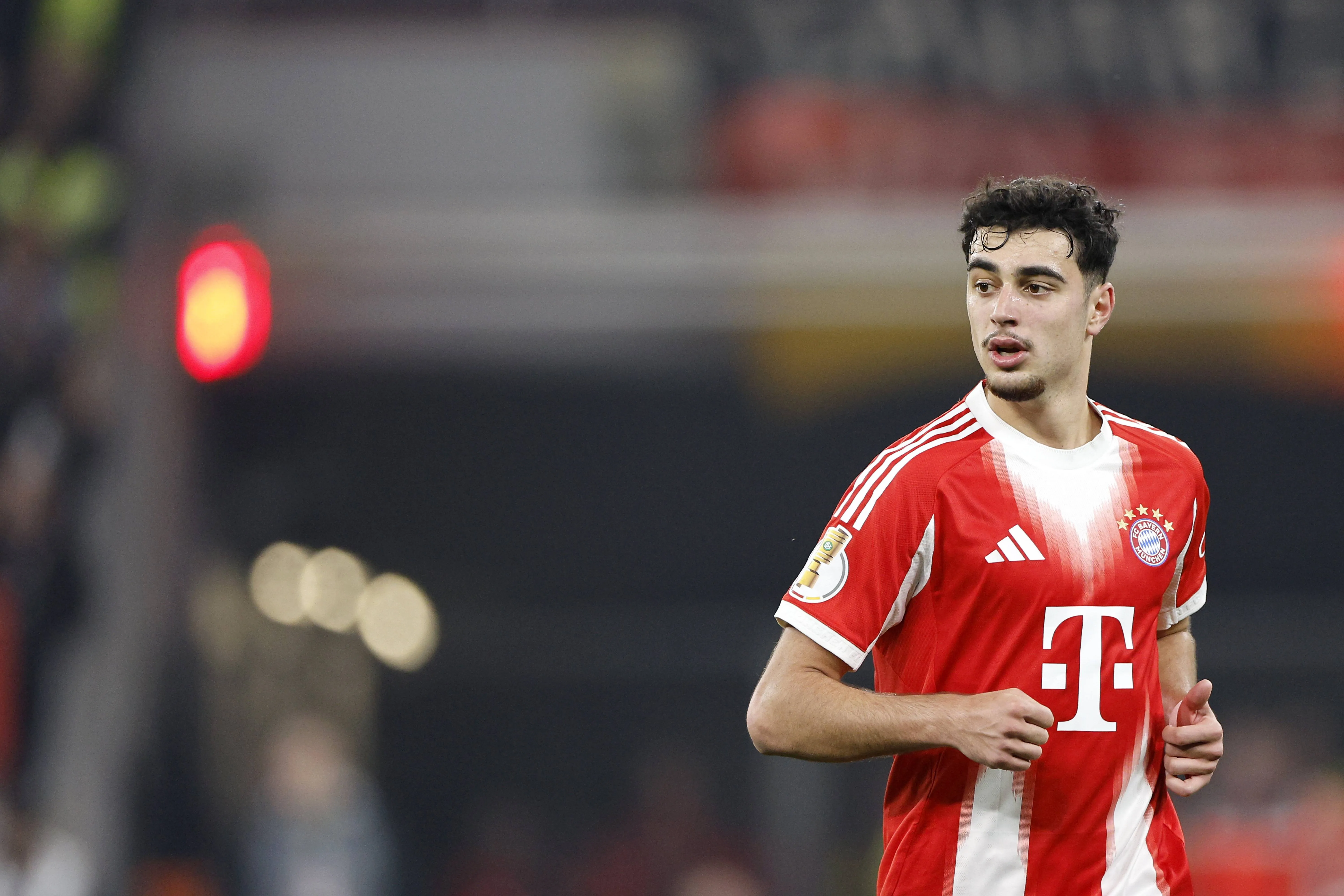 Pavlovic se tornou alvo do Manchester City, mas o Bayern não venderá o jogador. Foto: IMAGO /&nbsp;ANP