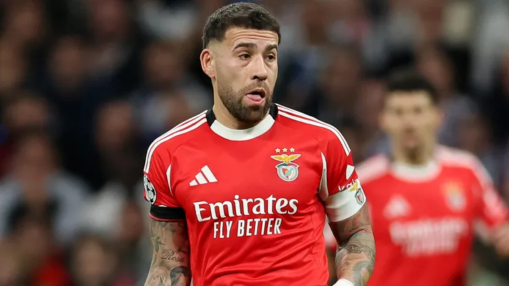 Otamendi durante jogo do Benfica (Photo by Clive Brunskill/Getty Images)