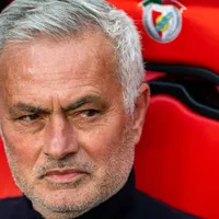 Mourinho segue no Benfica e não assumirá o Chelsea