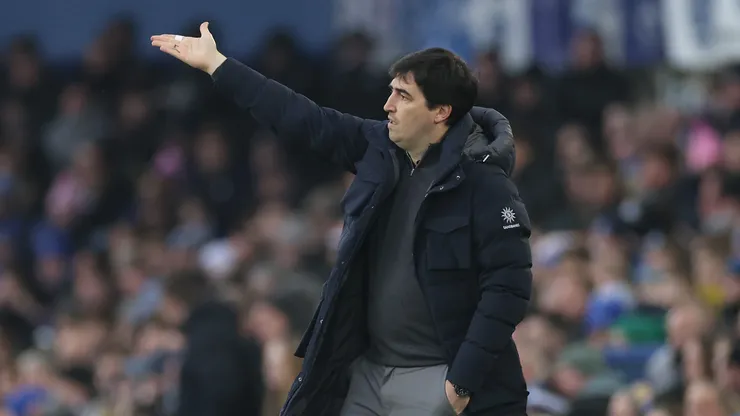 Andoni Iraola está na mira do Chelsea. Foto: Lewis Storey/Getty Images
