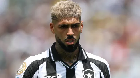 Alexander Barboza em campo pelo Botafogo. Foto: Francois Nel/Getty Images