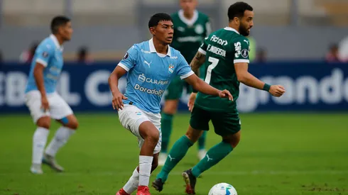 Maxloren Castro em ação pelo Sporting Cristal. Daniel Apuy/Getty Images.