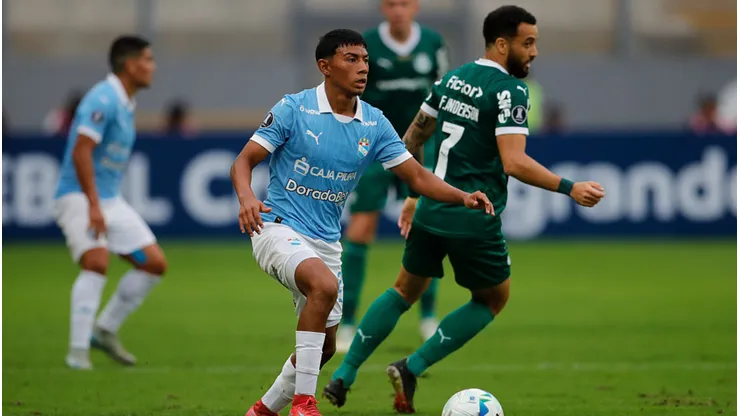 Maxloren Castro em ação pelo Sporting Cristal. Daniel Apuy/Getty Images.
