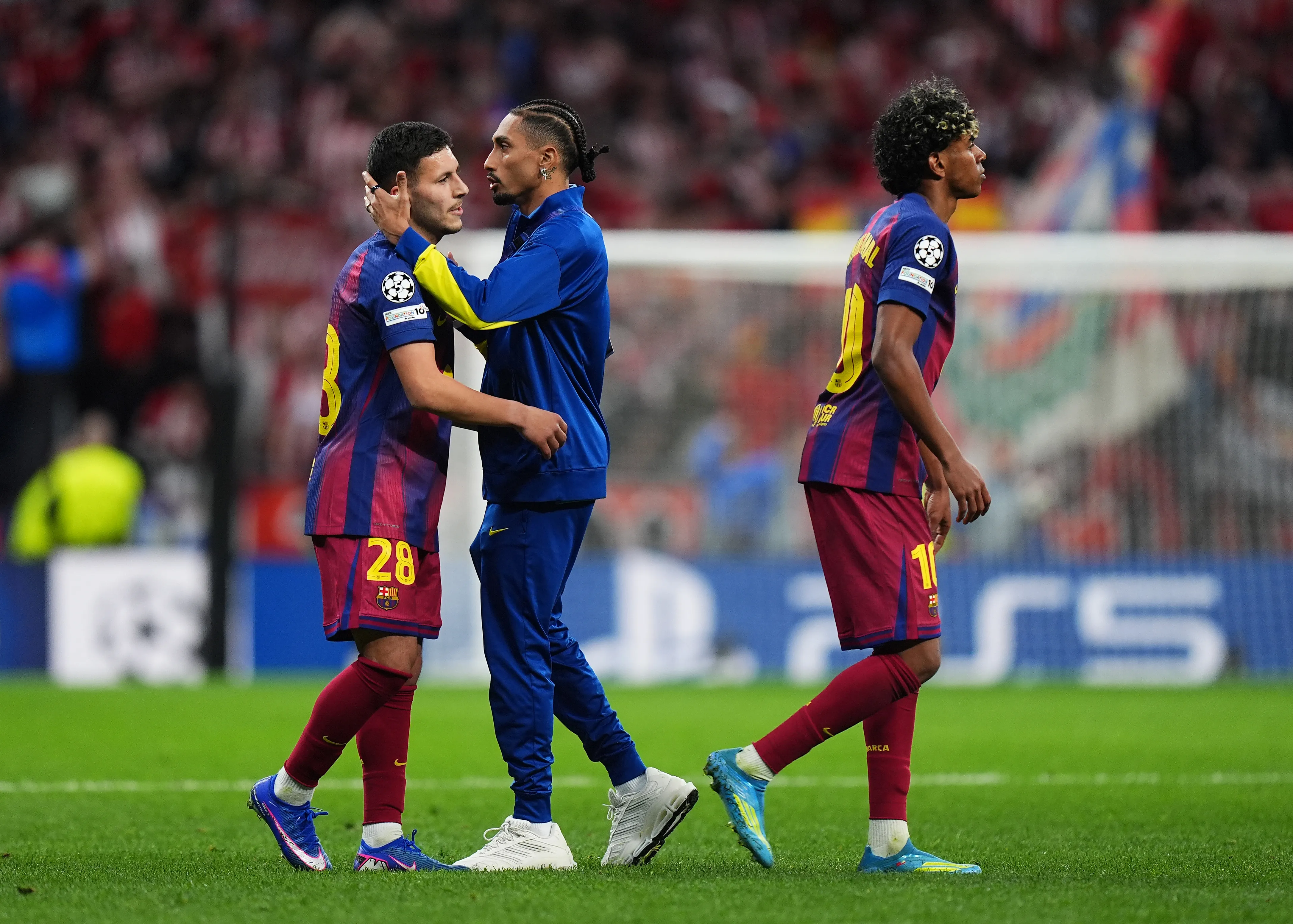 Raphinha deve retornar no dia 10 de maio. Foto: Angel Martinez/Getty Images