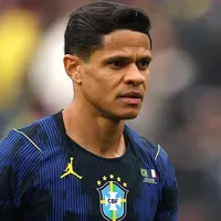 Douglas Santos pode frustrar o Flamengo e ficar na Europa