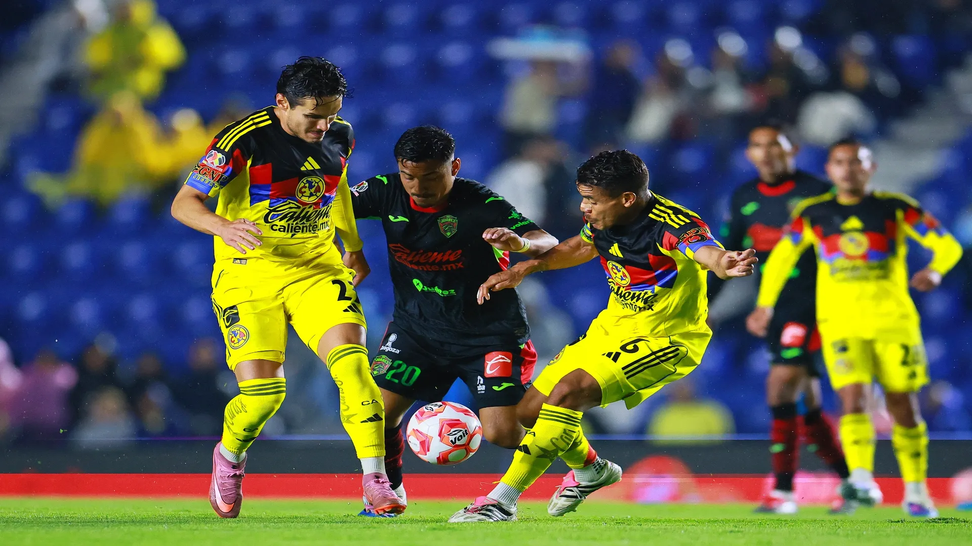 Veiga em ação pelo América do México – Manuel Velasquez/Getty Images