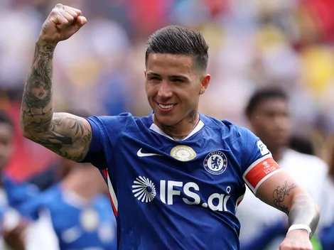 Enzo Fernández é ovacionado após marcar