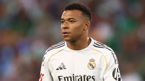 Kylian Mbappé durante jogo. (Photo by Fran Santiago/Getty Images)
