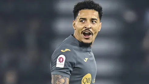 Cruzeiro se aproxima do volante Gregore. Foto: Imago