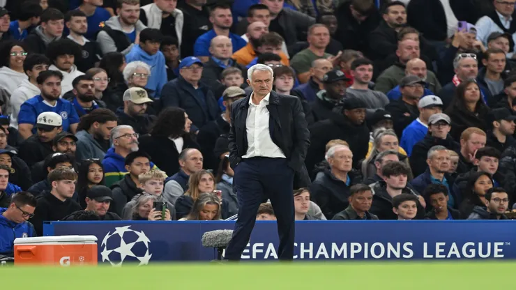 José Mourinho em ação pelo Benfica - Mike Hewitt/Getty Images