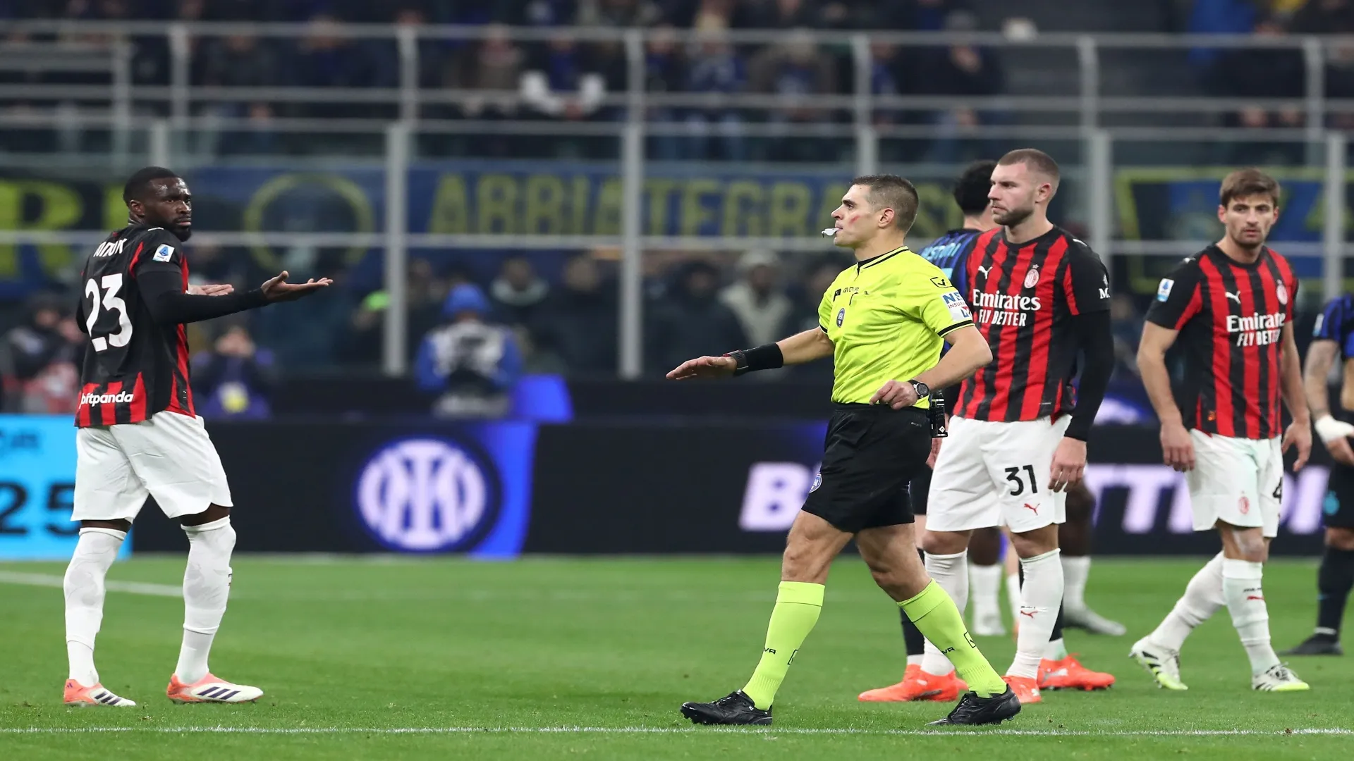 Partida entre Inter e Milan pelo Campeonato Italiano – Marco Luzzani/Getty Images