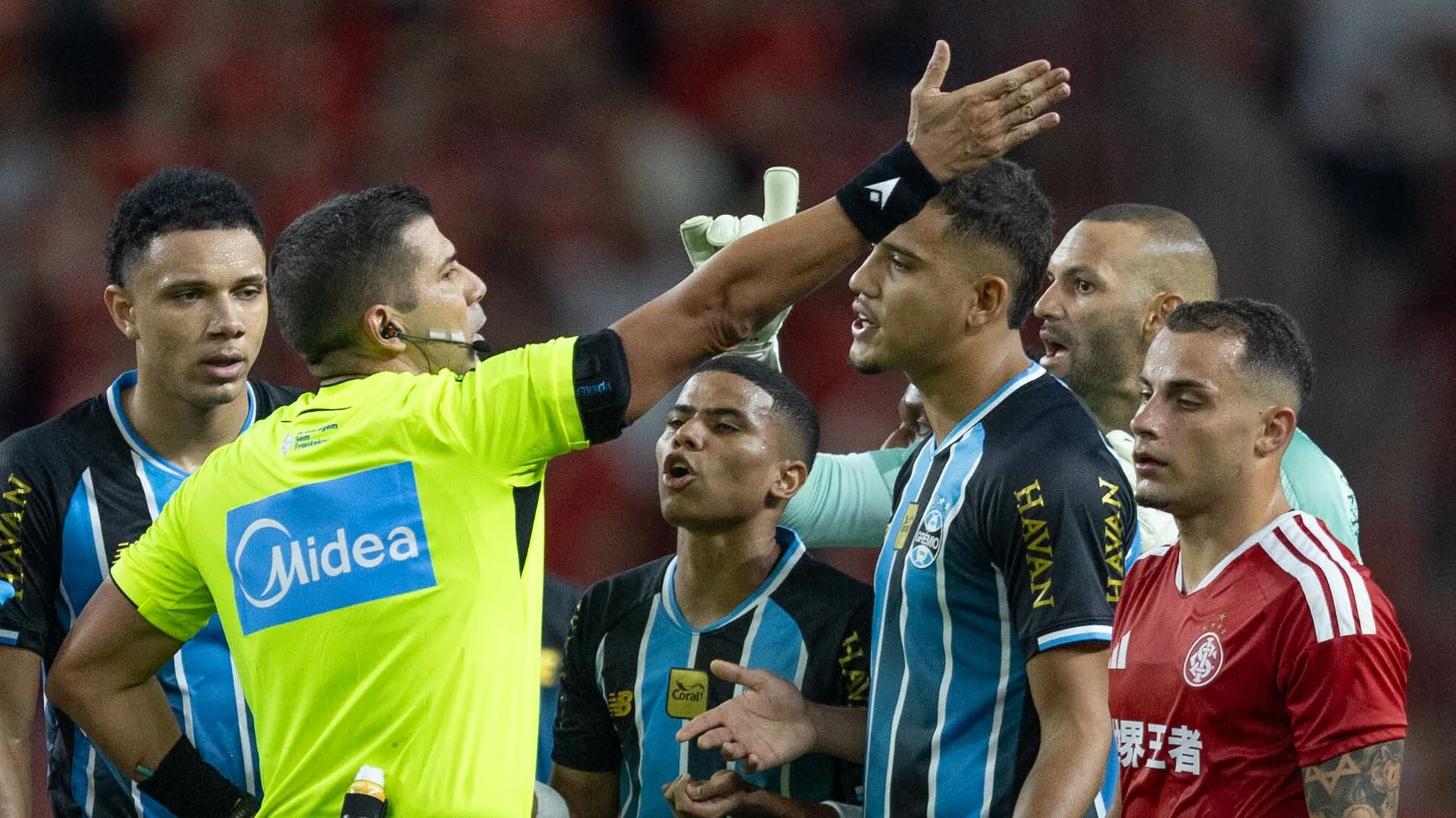 Viery em campo pelo Grêmio – Foto: Liamara Polli/AGIF