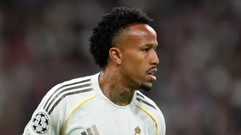 Éder Militão fará cirurgia e está fora da Copa após lesão no Real Madrid. (Photo by Aitor Alcalde/Getty Images)