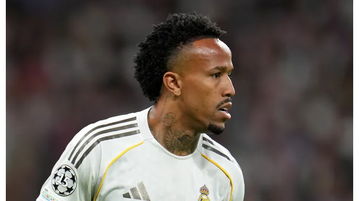 Éder Militão fará cirurgia e está fora da Copa após lesão no Real Madrid. (Photo by Aitor Alcalde/Getty Images)