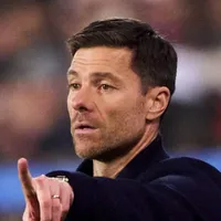 Xabi Alonso entra em lista de contratações do Chelsea