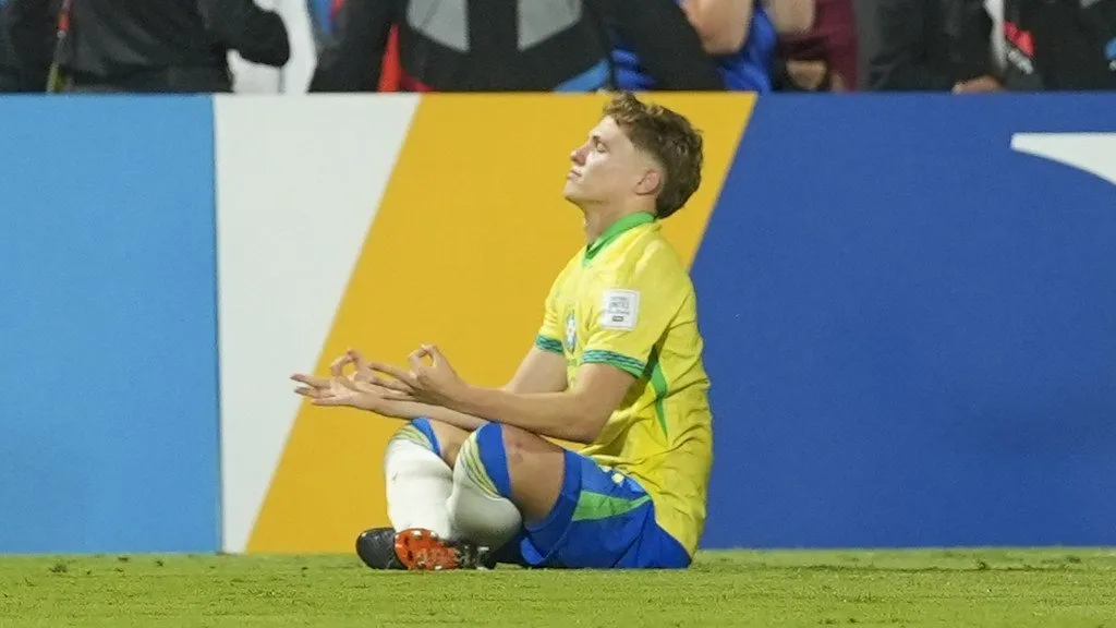 Dell em jogo da Seleção Brasileira Sub-17. Foto: Nelson Terme/CBF