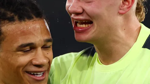 Haaland e Nathan Aké. (Photo by Alex Pantling/Getty Images)