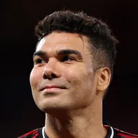 Matheus Cunha e torcida do United pedem a renovação de Casemiro
