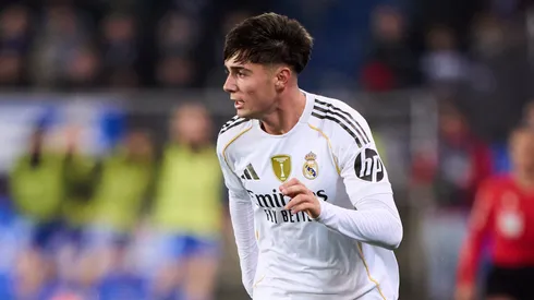 Víctor Valdepeñas pelo Real Madrid. (Foto: Juan Manuel Serrano Arce/Getty Images)
