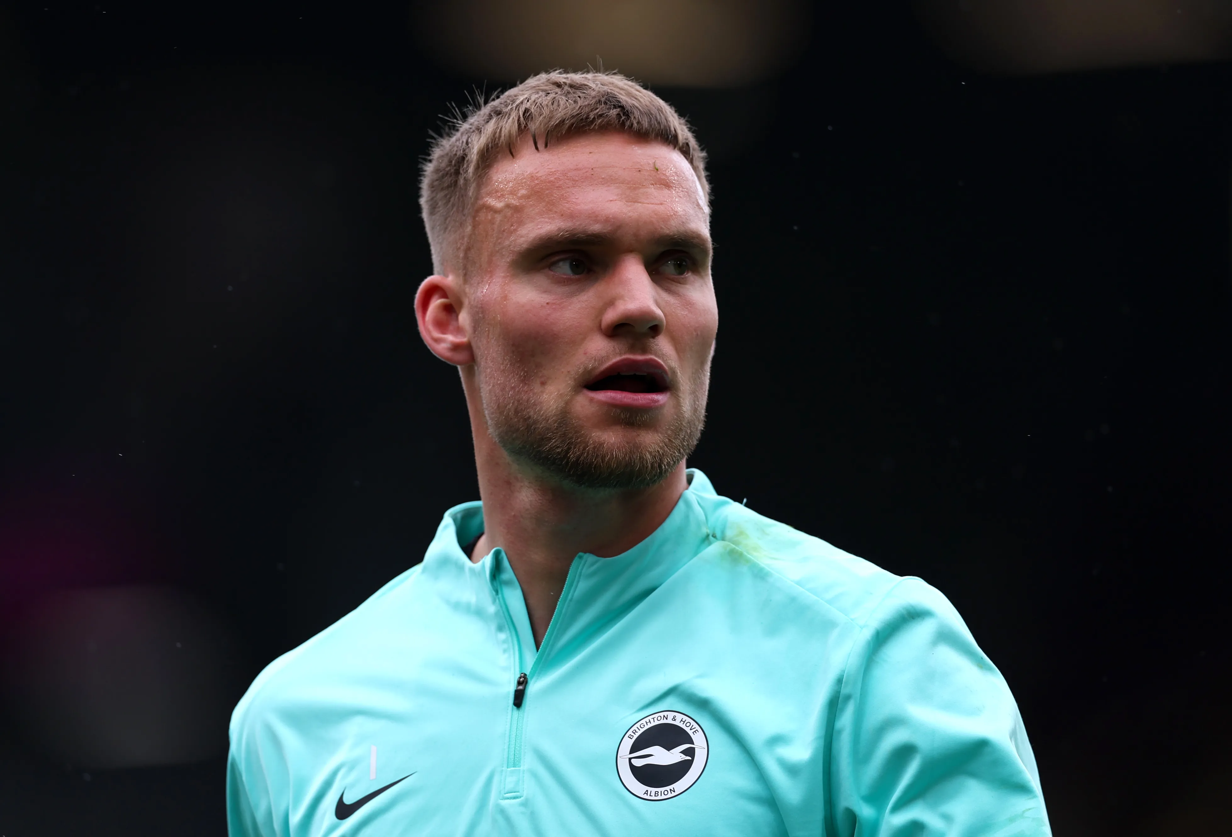 Verbruggen antes de uma partida pelo Brighton (Foto: Molly Darlington/Getty Images)