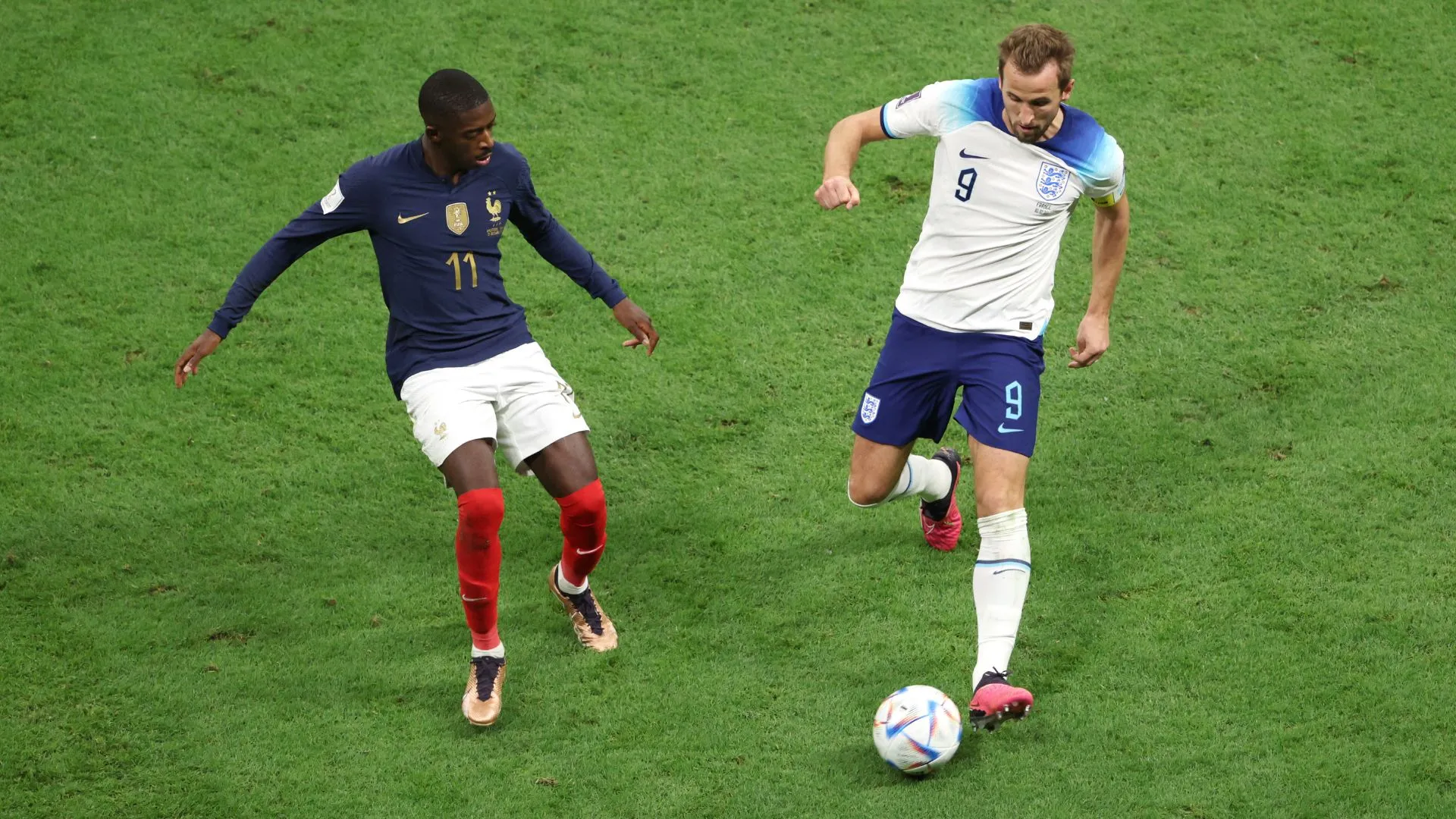 Dembélé e Kane já se enfrentaram pela Copa do Mundo (foto: Clive Brunskill/Getty Images)