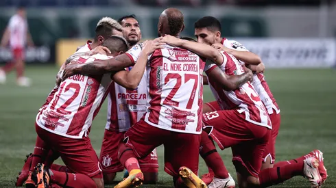 Independiente Petrolero contra o Palmeiras. (Foto: Ettore Chiereguini/AGIF)