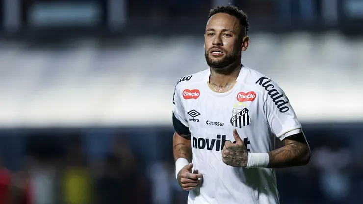 Neymar em jogo do Santos (Ricardo Moreira/Getty Images)