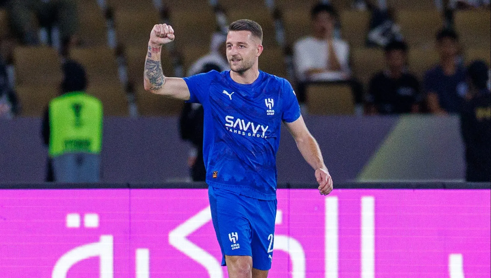 Milinkovic-Savic comemorando gol do Al-Hilal. Foto: Abdullah Ahmed/Getty Images