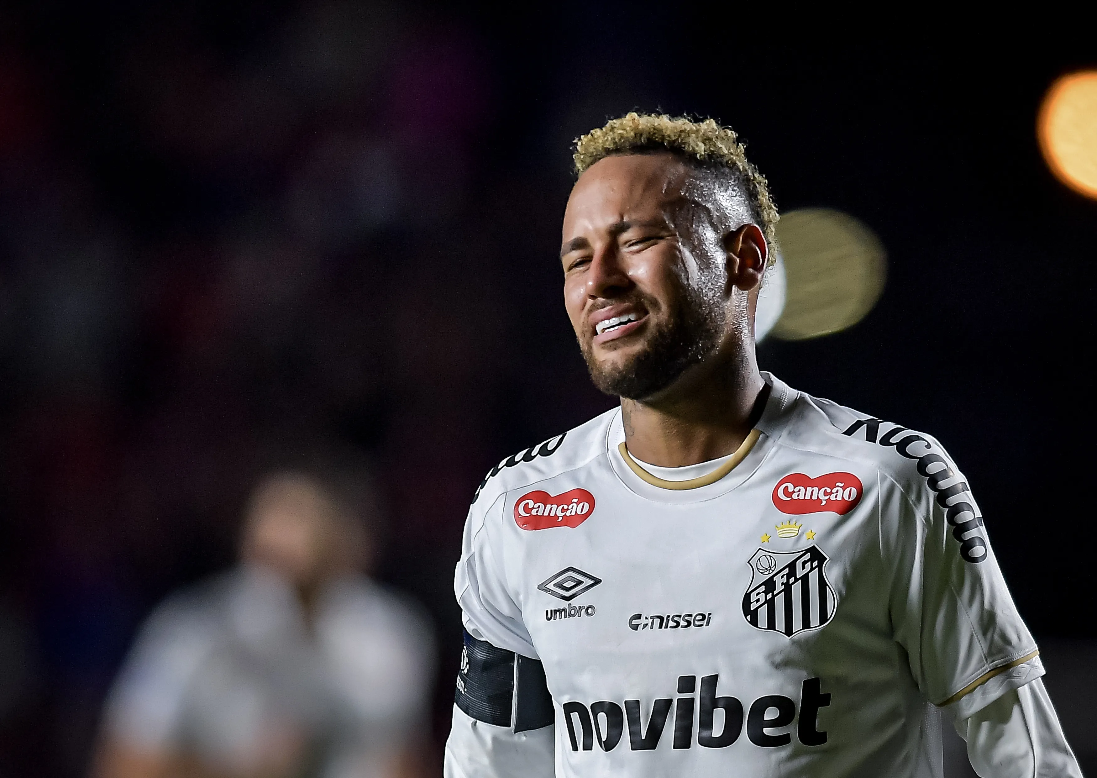 Neymar durante San Lorenzo x Santos.  (Foto: Marcelo Endelli/Getty Images)