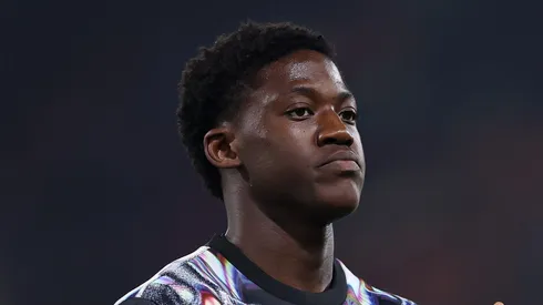 Manchester United quer um meia que não atrapalhe a evolução de Mainoo. (Photo by Ryan Pierse/Getty Images)