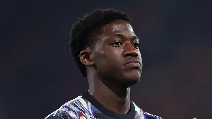 Manchester United quer um meia que não atrapalhe a evolução de Mainoo. (Photo by Ryan Pierse/Getty Images)