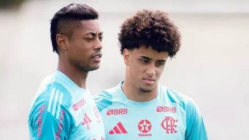 Ryan Roberto e Bruno Henrique durante treinamento – Foto: Adriano Fontes-CRF