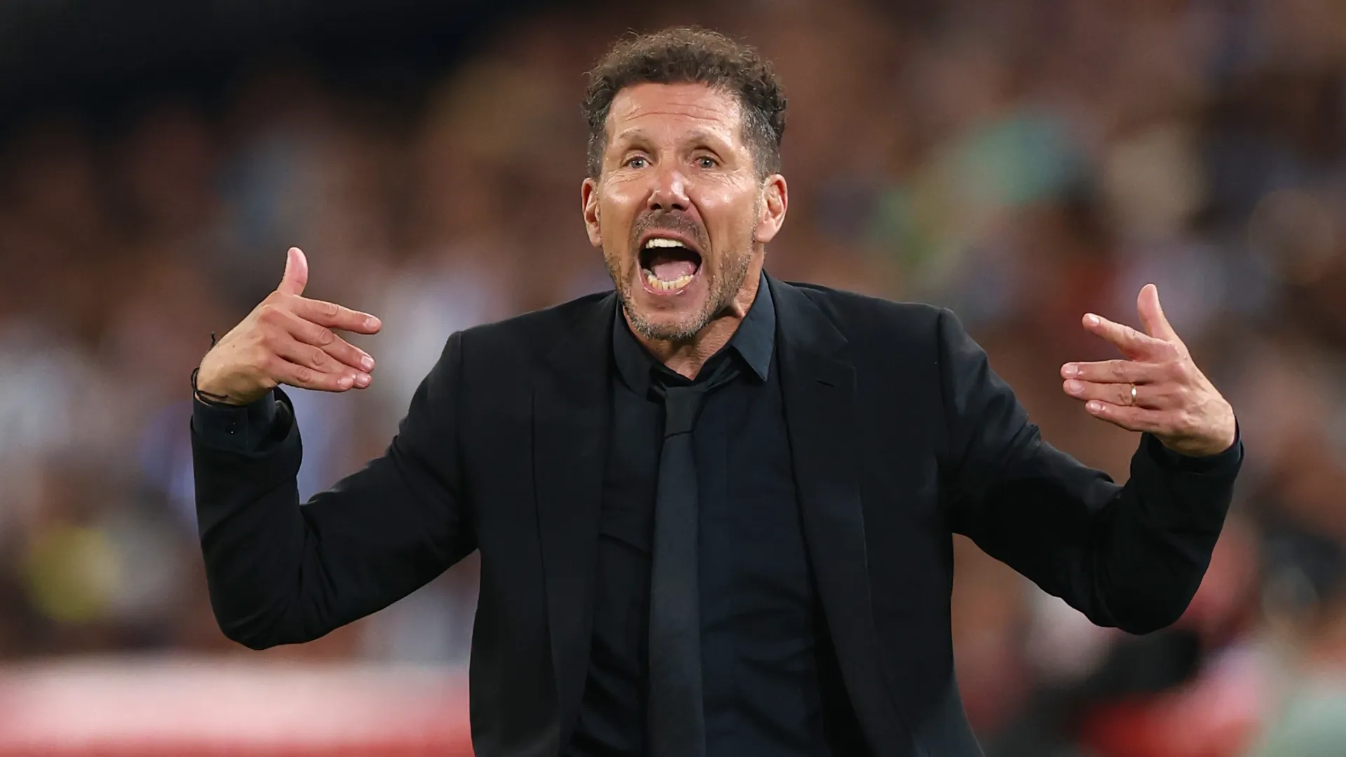 Diego Simeone grita em jogo do Atlético de Madrid
