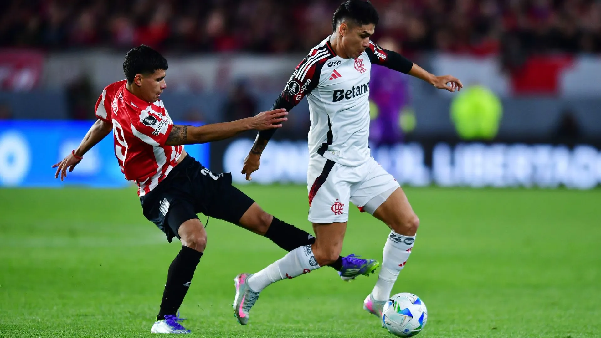 Libertadores terá Estudiantes x Flamengo mais uma vez (foto: Marcelo Endelli/Getty Images)