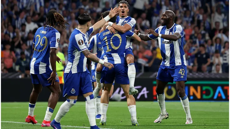Porto disputa jogo decisivo que pode garantir vaga na Champions e impacto financeiro relevante. Foto: Clive Brunskill/Getty Images
