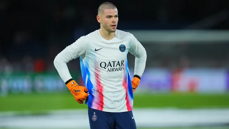 Chevalier virou o goleiro reserva de Safonov, no PSG