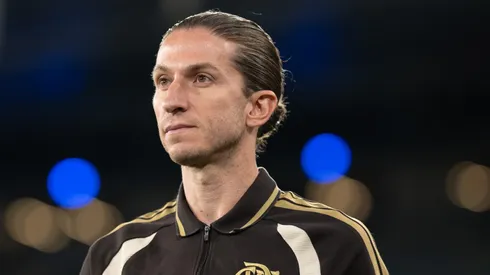 Filipe Luís, ex-Flamengo, pode deixar o Chelsea de lado para assumir o Benfica. Foto: Jorge Rodrigues/AGIF