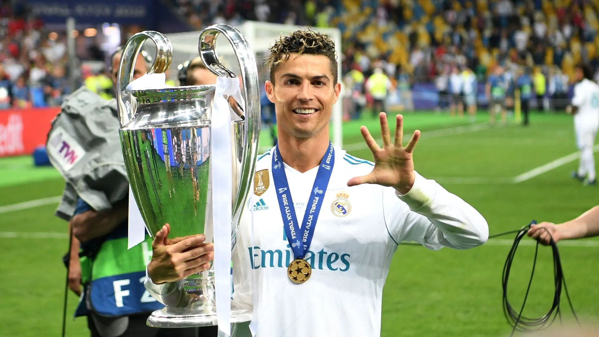 Cristiano Ronaldo é pentacampeão da Champions League da Europa (foto: Michael Regan/Getty Images)