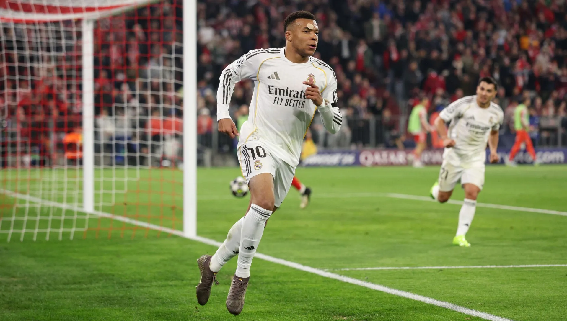 Mbappé, do Real Madrid, comemora gol durante partida da Champions League. Foto: Adam Pretty/Getty Images