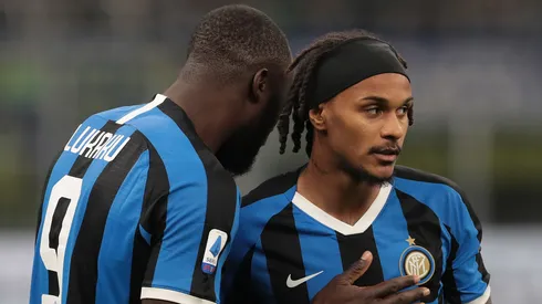 Lukaku e Lazaro durante uma partida pela Inter. Foto: Emilio Andreoli/Getty Images