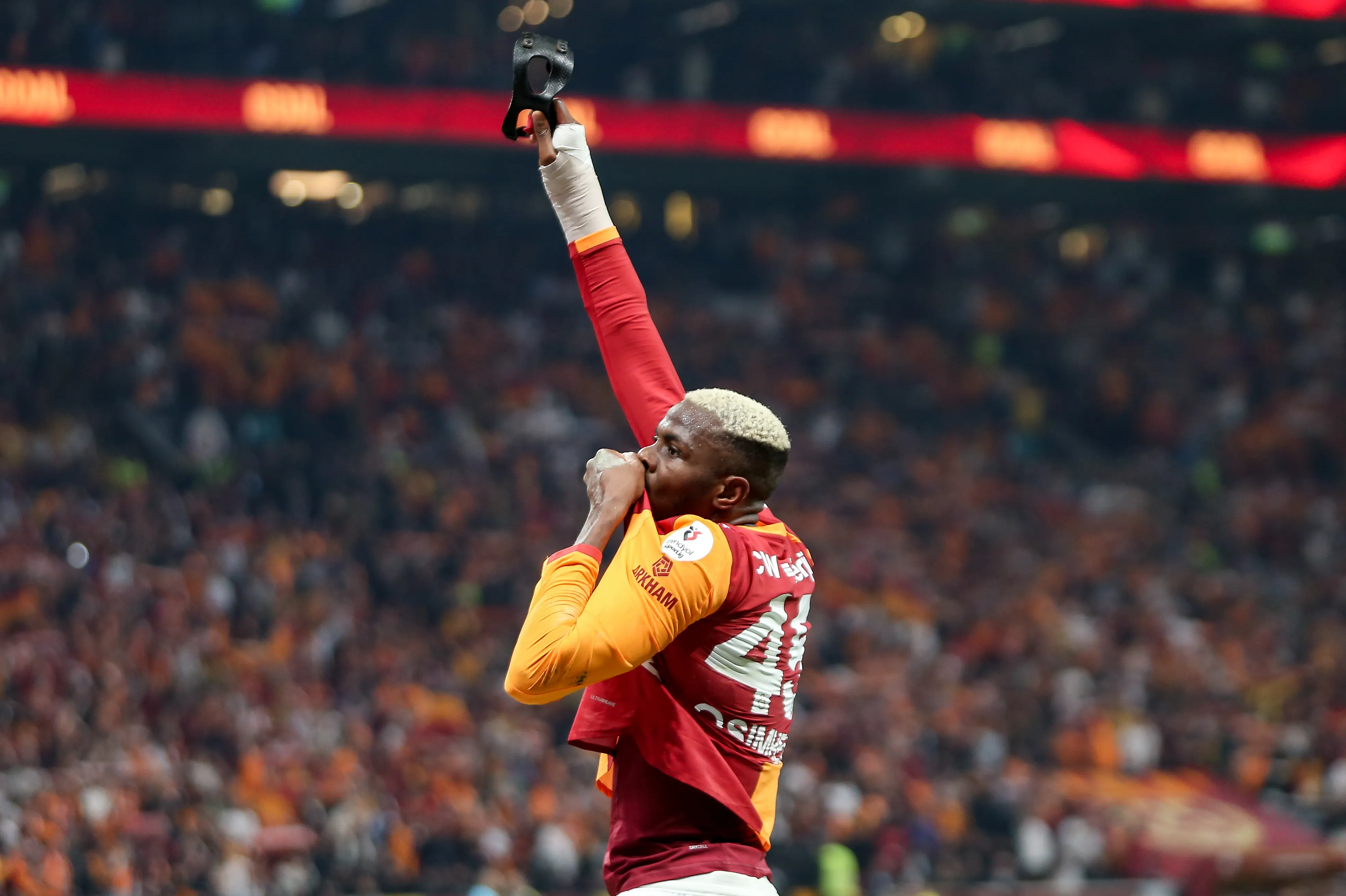 Osimhen pelo Galatasaray. Foto: Ahmad Mora/Getty Images