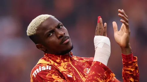 Barcelona sinaliza oferta por Osimhen, do Galatasaray. Foto: Ahmad Mora/Getty Images
