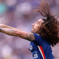Manchester United entra na briga com o Barcelona por Cucurella
