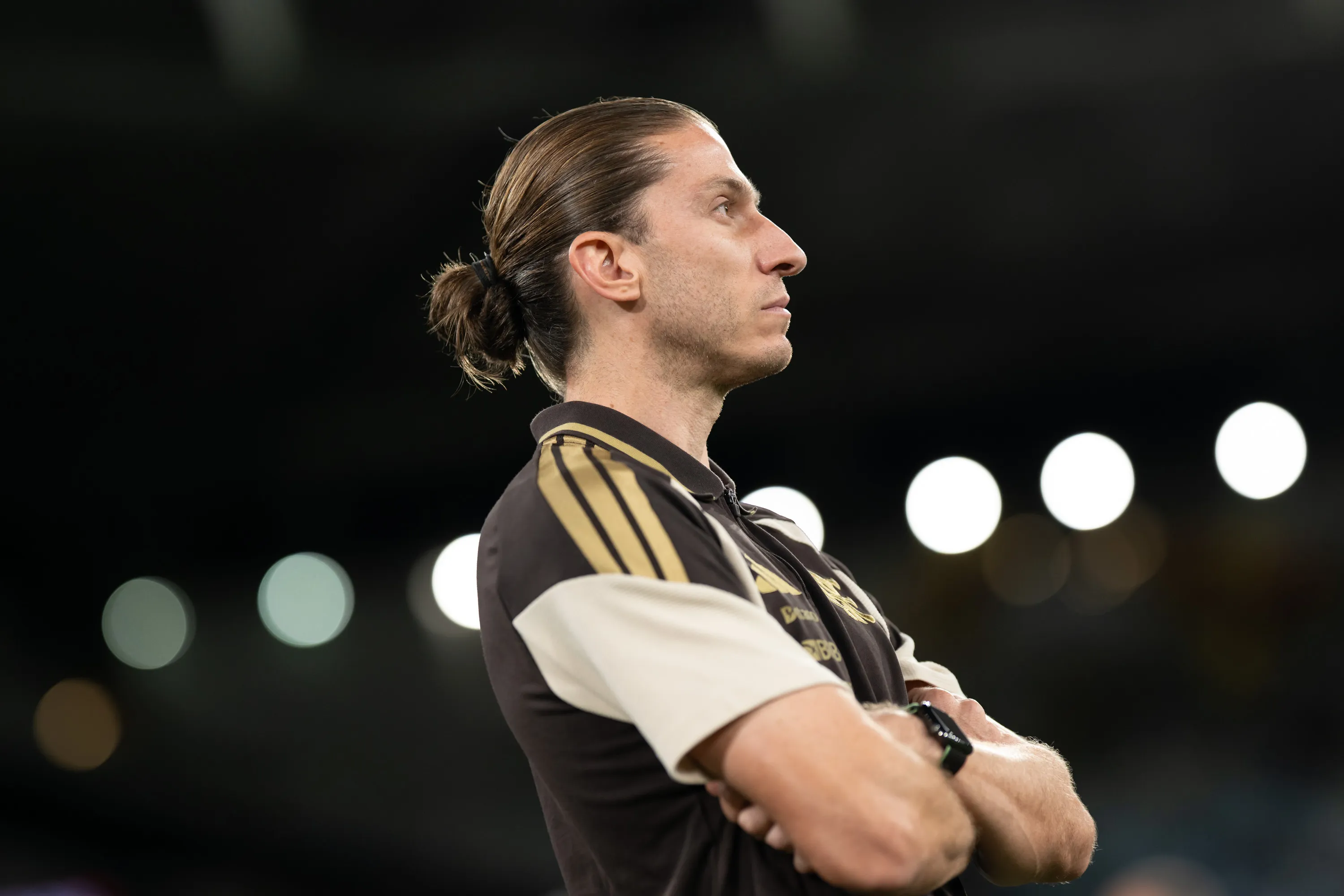 Filipe Luís ou Mourinho: quem é melhor? Foto: Jorge Rodrigues/AGIF