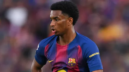 Balde em campo com as cores do Barcelona. Foto: David Ramos/Getty Images